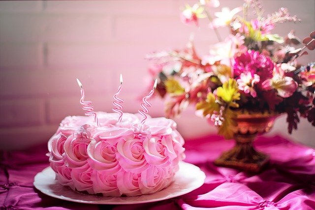 růžový dort